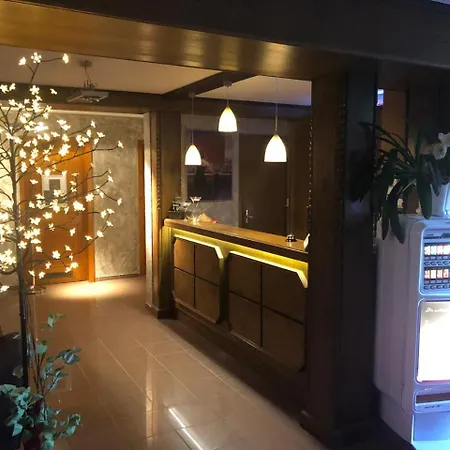 Rot Hotel